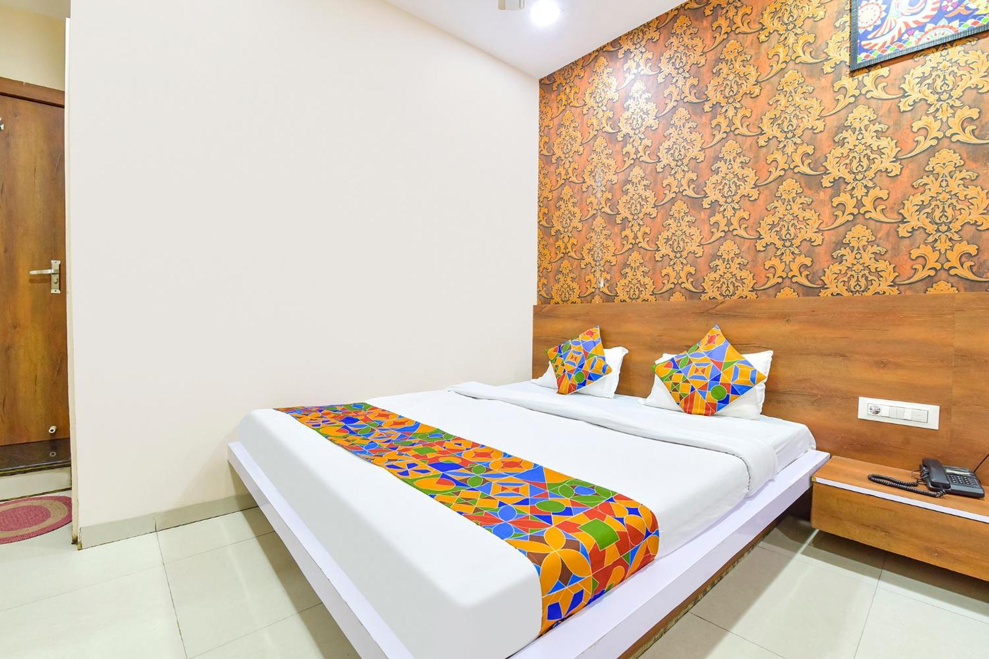 Fabhotel Raghumani Palace Ujjain Exterior foto